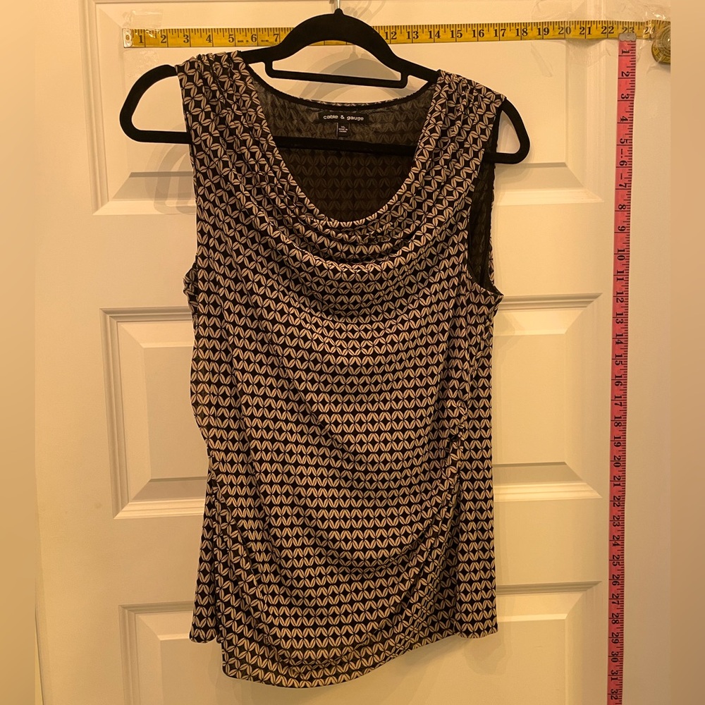 Cable & gauge sleeveless top with drape neck. Black and Tan fully lined